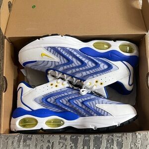 Nike Air Max TW Sneakers Box